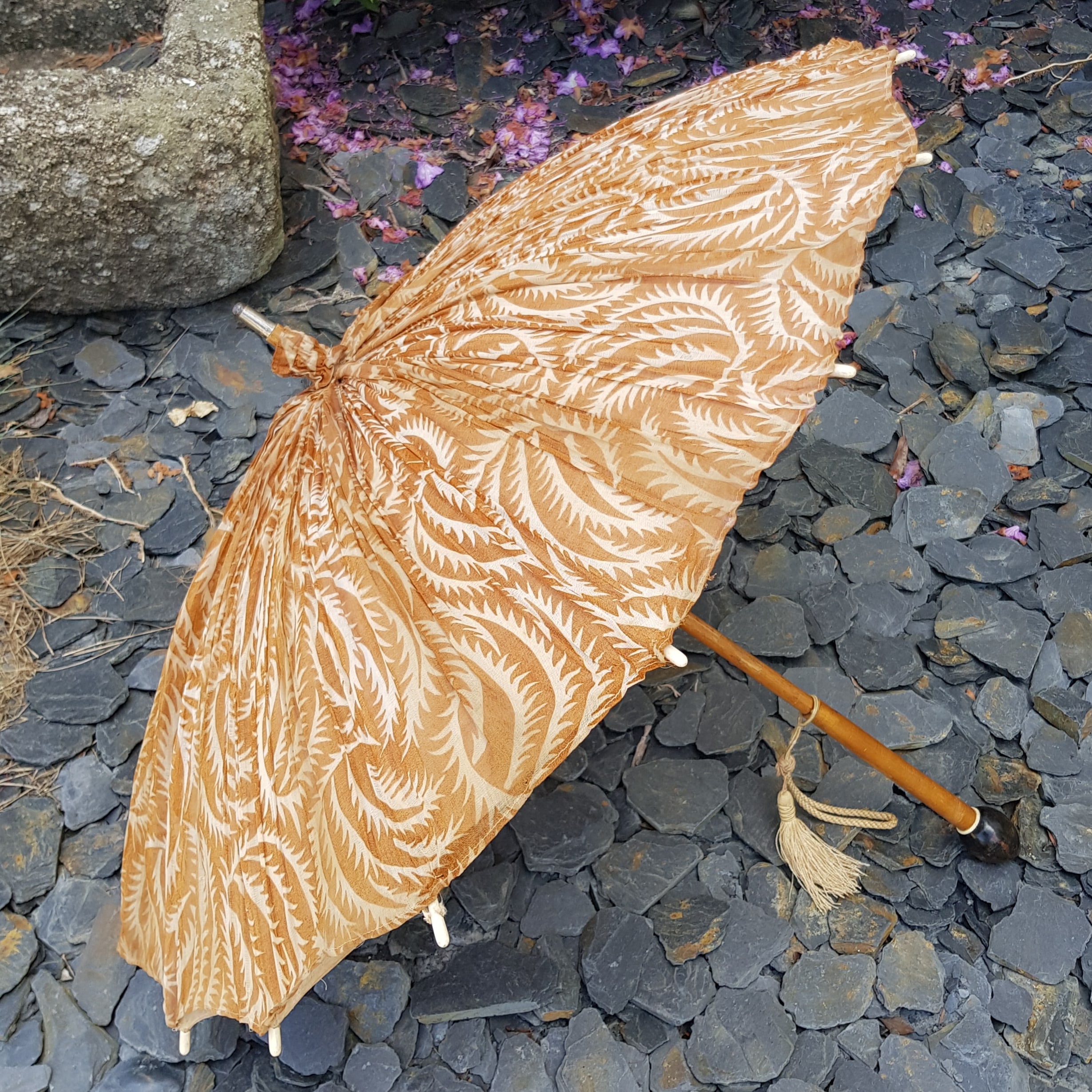 ancienne ombrelle bois tissus merveille et bout de chandelle 15