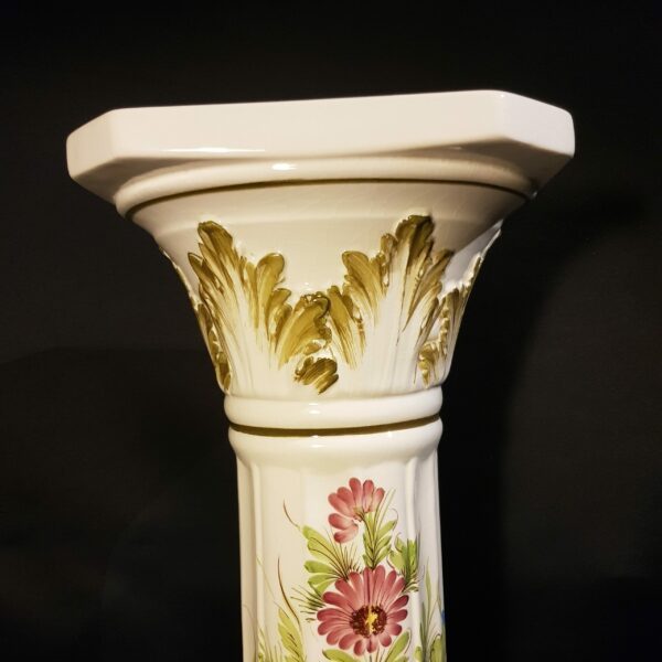 colonne faience porte vase merveille et bout de chandelle 6 scaled