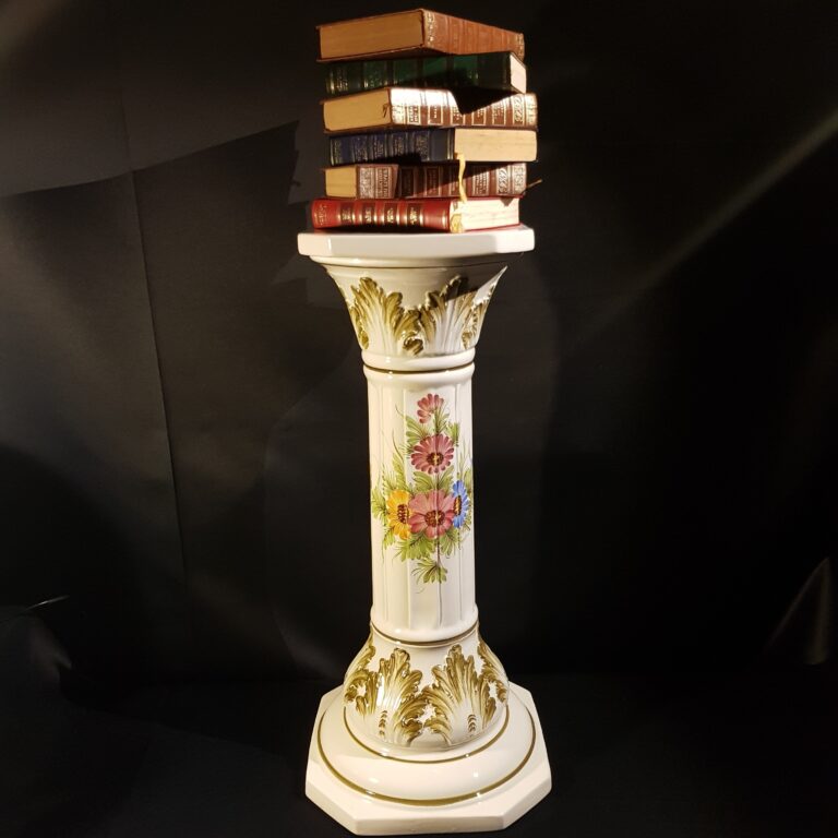 colonne faience porte vase merveille et bout de chandelle brocante scaled