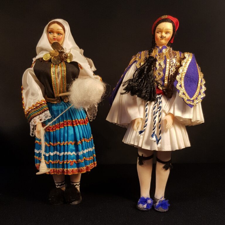 couple poupees folklore grec collection merveille et bout de chandelle
