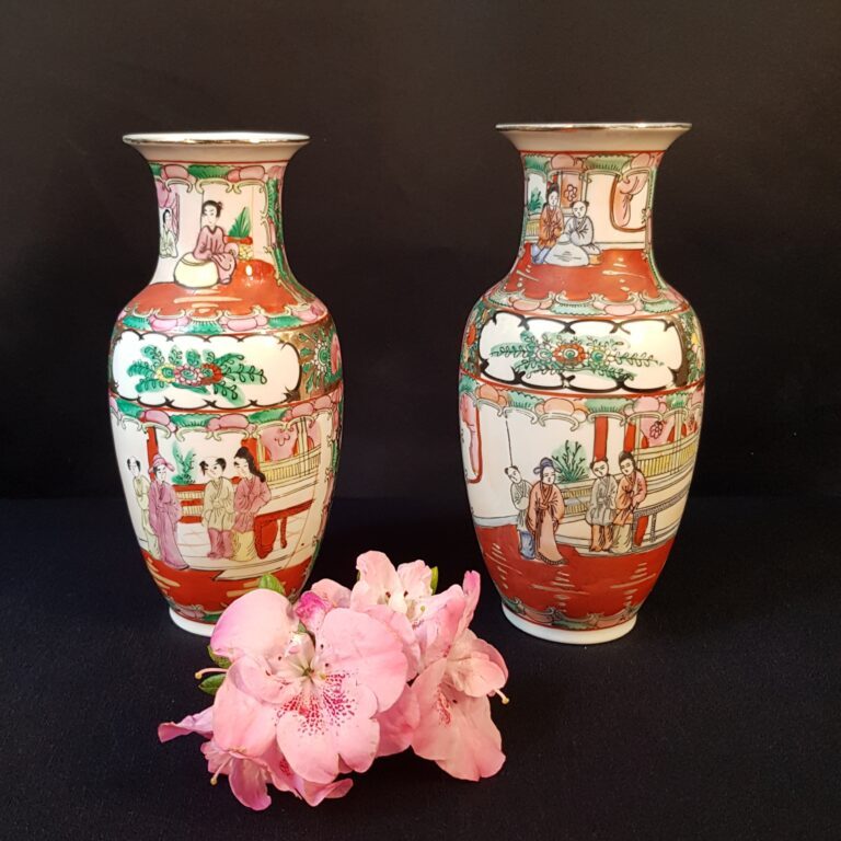 duo vases asiatiques porcelaine ming merveille et bout de chandelle