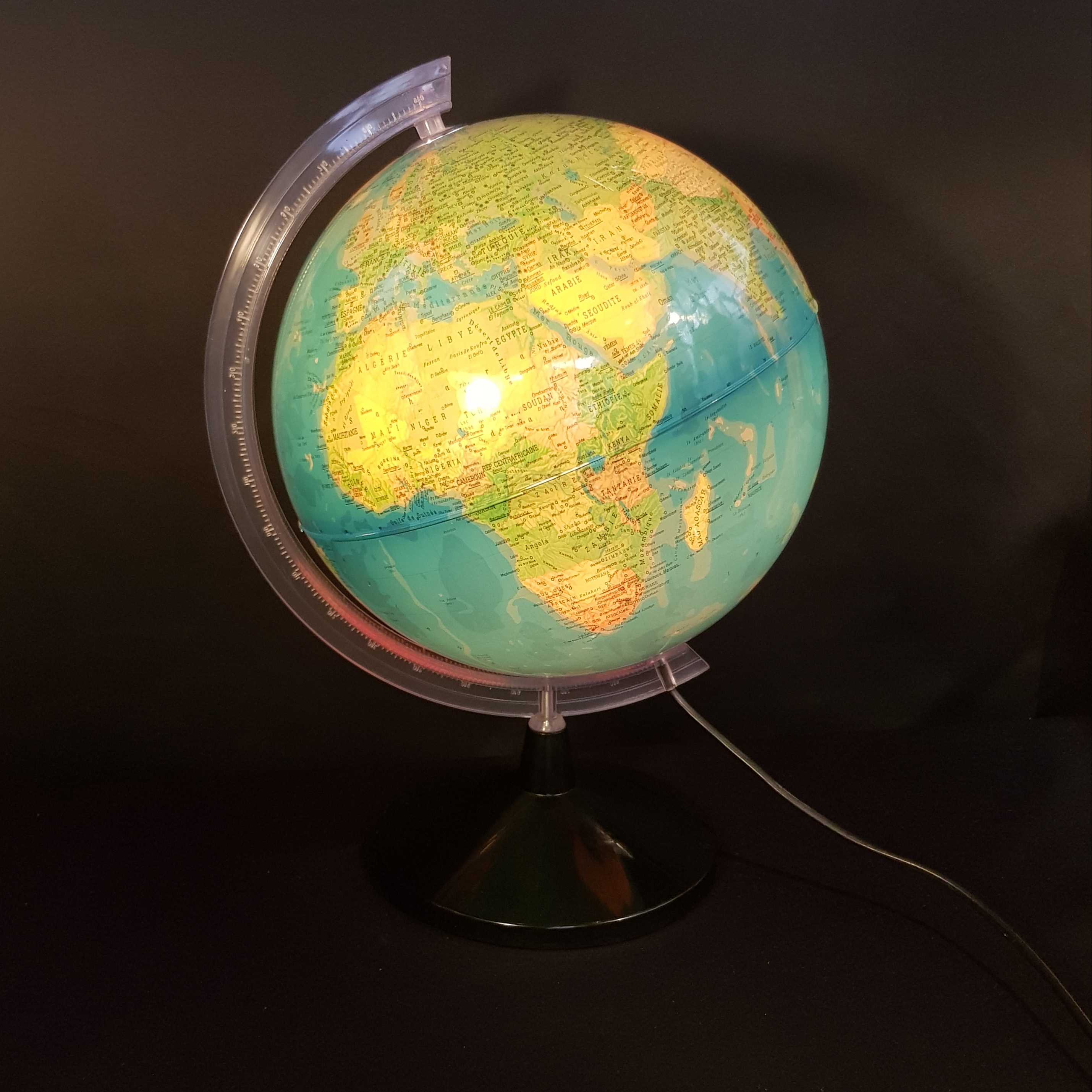globe terrestre lumineux plastique 90s merveille et bout de chandelle
