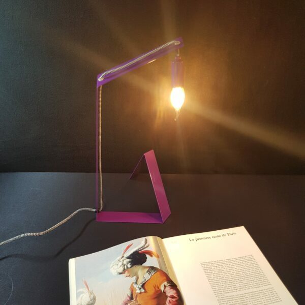 lampe geometrique moderne mauve merveille et bout de chandelle scaled