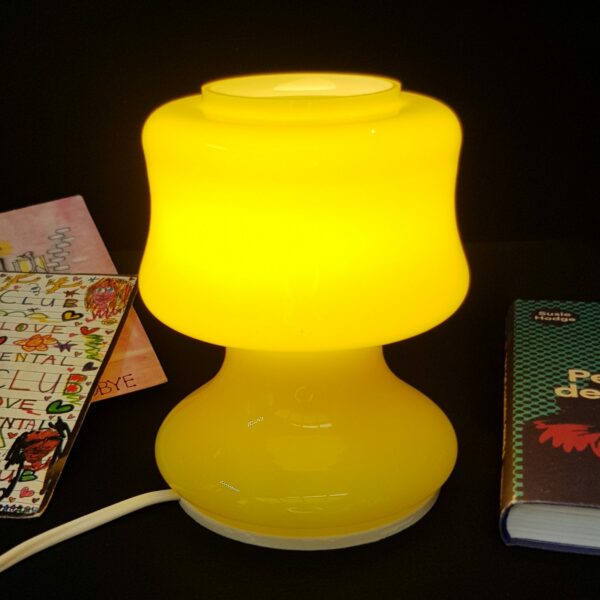 lampe jaune opaline vintage merveille et bout de chandelle 1