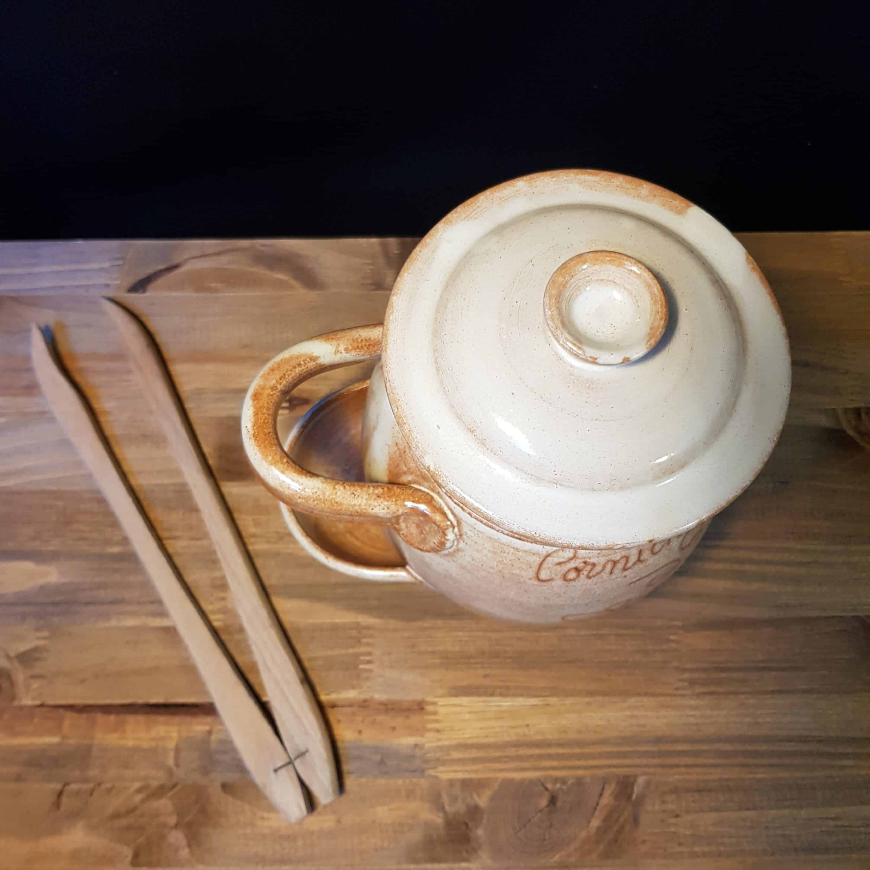 Pot à cornichons avec soucoupe et pince - 13 x 13 cm x H 15 cm