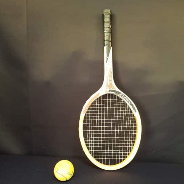 raquette tennis bois vintage merveille et bout de chandelle 6 scaled