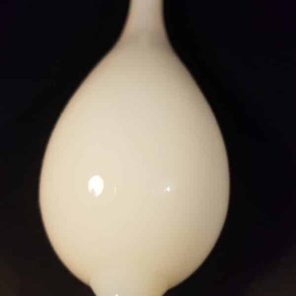 soliflore vase opaline blanche merveille et bout de chandelle 5