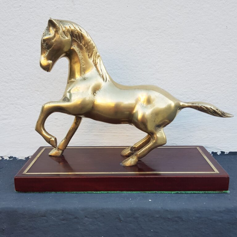 statue sculpture cheval laiton merveille et bout de chandelle brocante scaled