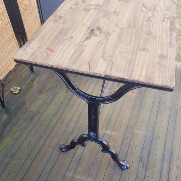 table bistrot fonte bois merveille et bout de chandelle 2