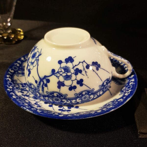 tasse porcelaine fine bleu merveille et bout de chandelle 1 scaled
