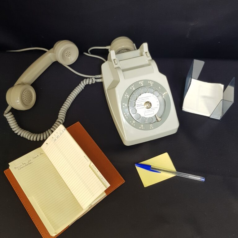telephone vintage cadran socotel merveille et bout de chandelle brocante scaled