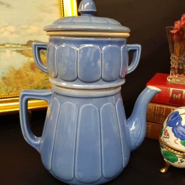 theiere vintage ceramique bleue merveille et bout de chandelle 1 scaled