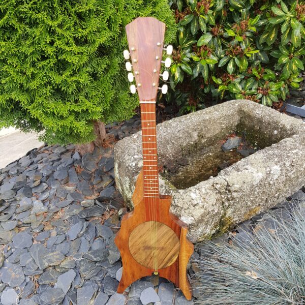 ukulele tahitien en bois merveille et bout de chandelle 1