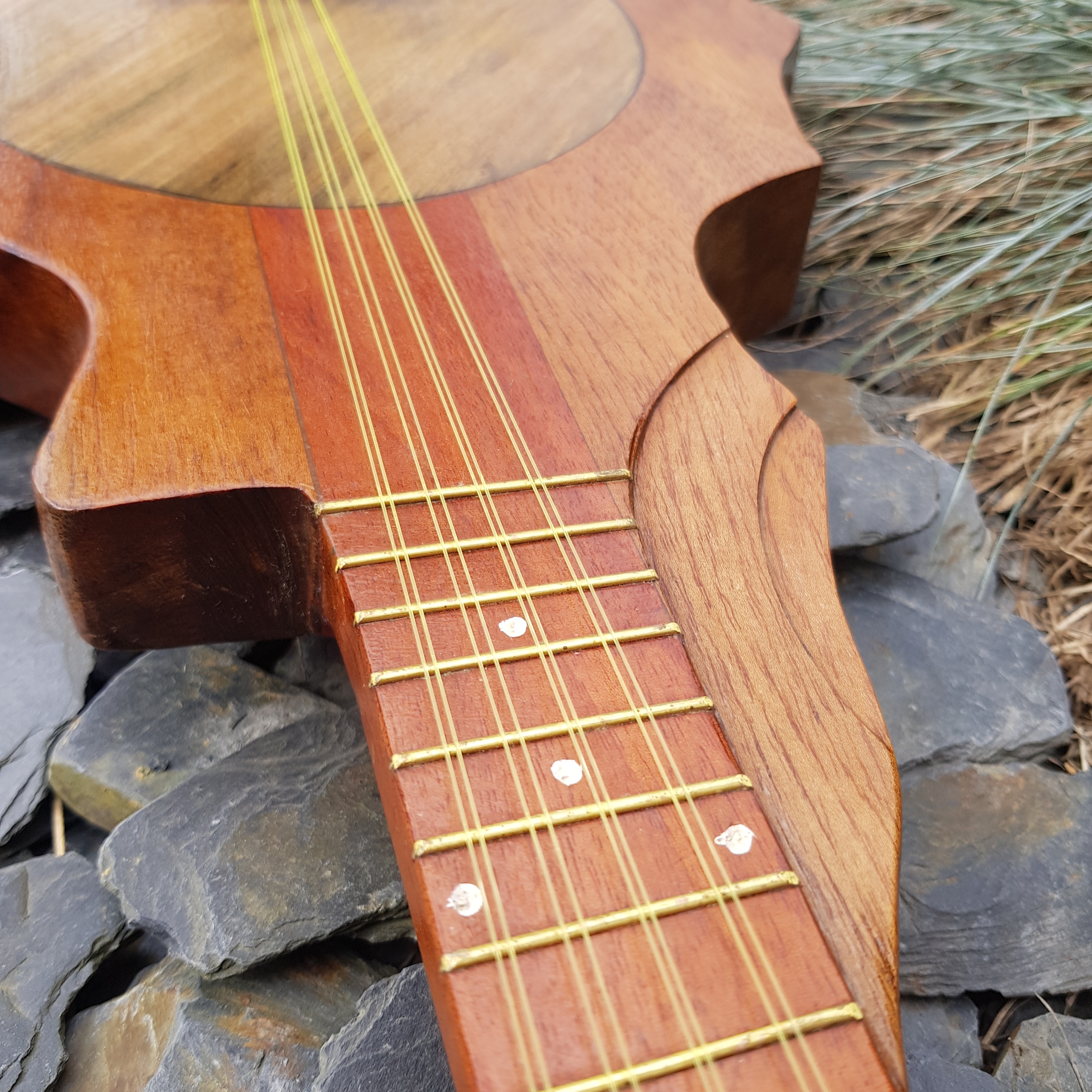 ukulele tahitien en bois merveille et bout de chandelle 7