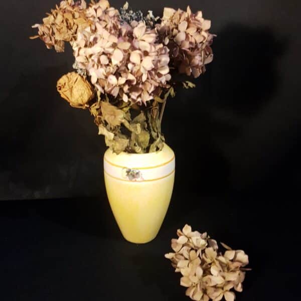 vase ceramique jaune fleurs vintage merveille et bout de chandelle