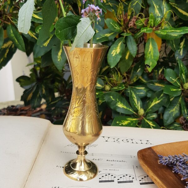 vase laiton motif floral merveille et bout de chandelle 1