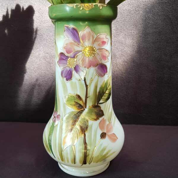 vase opaline emaille fleurs merveille et bout de chandelle 1 scaled