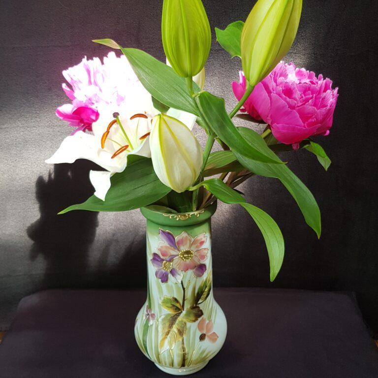 vase opaline emaille fleurs merveille et bout de chandelle scaled
