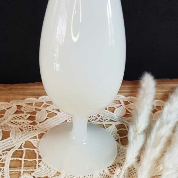 vase soliflore opaline blanche merveille et bout de chandelle 2