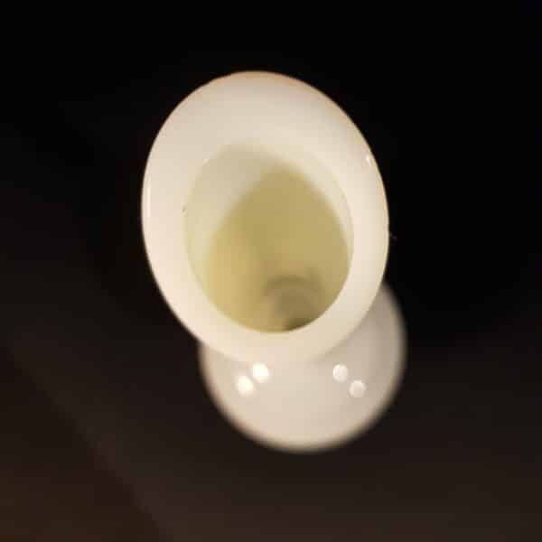 vase verre opaline blanche merveille et bout de chandelle 3